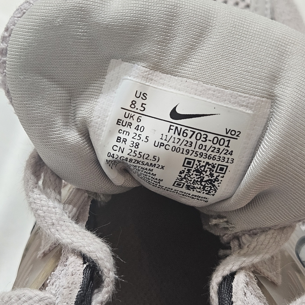 NIKE V2K RUN 'PLATINUM VIOLET' Sz 8.5 - Picture 10 of 12